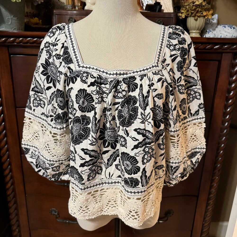 Christian Siriano Black and Cream Floral Crochet-Trim Peasant Blouse